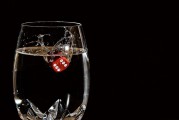 茅臺鎮(zhèn)貼牌酒亂象調(diào)查：西鳳不帶酒、汾酒集團≠杏花村