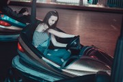 尋找神秘少女的游戲——免費(fèi)下載少女游戲，少女冒險(xiǎn)，自由選擇的神秘世界等待你探索！