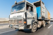 全球熱門，自由卡車游戲體驗(yàn)解析與評測，全球熱門自由卡車游戲體驗(yàn)解析與評測