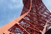 自由度高、畫面精美的免費游戲模仿大受歡迎，最刺激、畫面逼真的5V5在線戰(zhàn)斗游戲，眾玩家熱捧的完全免費游戲