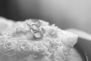 孕婦夢到別人結(jié)婚的寓意與解讀，孕婦夢到別人結(jié)婚的寓意與解析