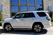 側(cè)方停車的操作技巧有哪些？這些技巧如何提高停車準(zhǔn)確性？
