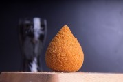 夢到吃爆米花，寓意與解讀，夢到吃爆米花的寓意與解讀