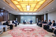 王宏會(huì)見中信信托黨委書記、董事長蘆葦一行