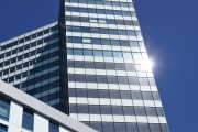 新美星：聘任何建鋒為公司總經理