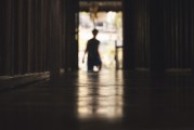 夢魘之影，被壞人抓住的驚魂夜