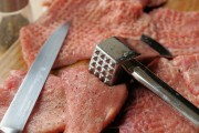 夢(mèng)到吃豬肉的寓意與解析，夢(mèng)到吃豬肉的寓意與解析