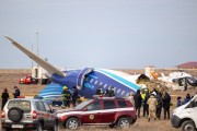阿塞拜疆航空一架客機在哈薩克斯坦墜毀 乘機人數(shù)修正為69人