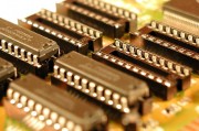 美國(guó)宣布對(duì)筆記本電腦、智能手機(jī)、集成電路等豁免征收“對(duì)等關(guān)稅”