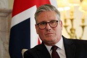 永居五年改十年 提高英語要求 英國首相斯塔默準備拿移民開刀
