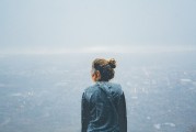夢回故里，與已故母親重逢，夢回故里，重逢已故母親
