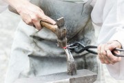 廢銅價格的波動及其在金屬市場中的影響是什么？這種價格變動如何影響相關(guān)行業(yè)的成本？