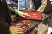 老鋪黃金又漲價了！這次是耳釘?shù)鹊蛢r產(chǎn)品，2個月前剛漲過