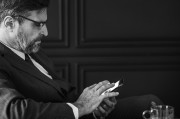 鮑威爾發(fā)出迄今為止最強烈“降息信號”，稱政策調(diào)整時機已到
