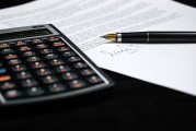 如何處理期貨合約到期的問題？這些處理方法有什么風(fēng)險？
