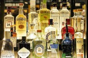 第二季度業(yè)績下滑明顯 華致酒行回應：加大名酒銷售占比、精品酒市場投入等導致