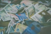 法國(guó)使用的貨幣及其在全球經(jīng)濟(jì)中的地位是什么？這種貨幣如何影響國(guó)際貿(mào)易和投資？