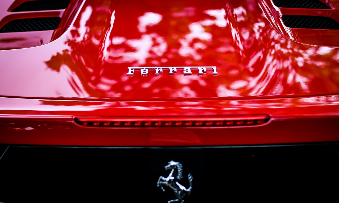 雷軍回應(yīng)小米賣(mài)一輛車(chē)虧6萬(wàn)多：造車(chē)很苦，但成功一定很酷！