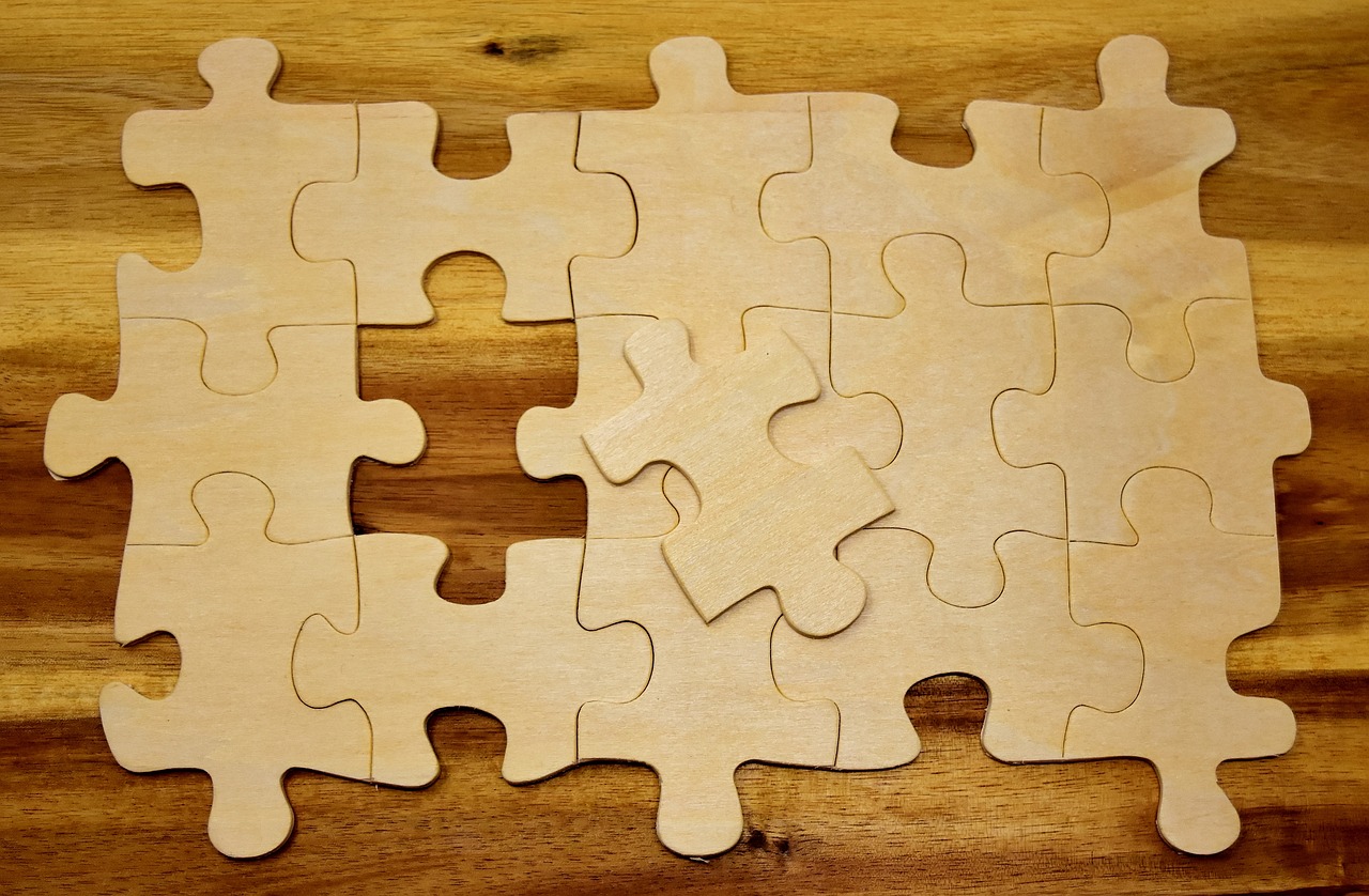 如何理解期貨只做多的策略？這種策略有哪些局限性？