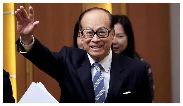 李嘉誠再開金口：未來十年，中國近50%的家庭，將面臨6大危機(jī)，早知道早準(zhǔn)備！