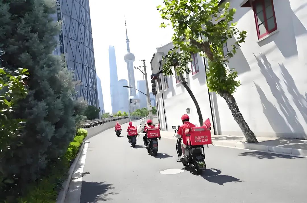 一場(chǎng)“奇襲”背后，京東到底在焦慮什么？