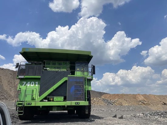 全球首臺！禾望變頻器助力220T純電動礦用自卸車下線