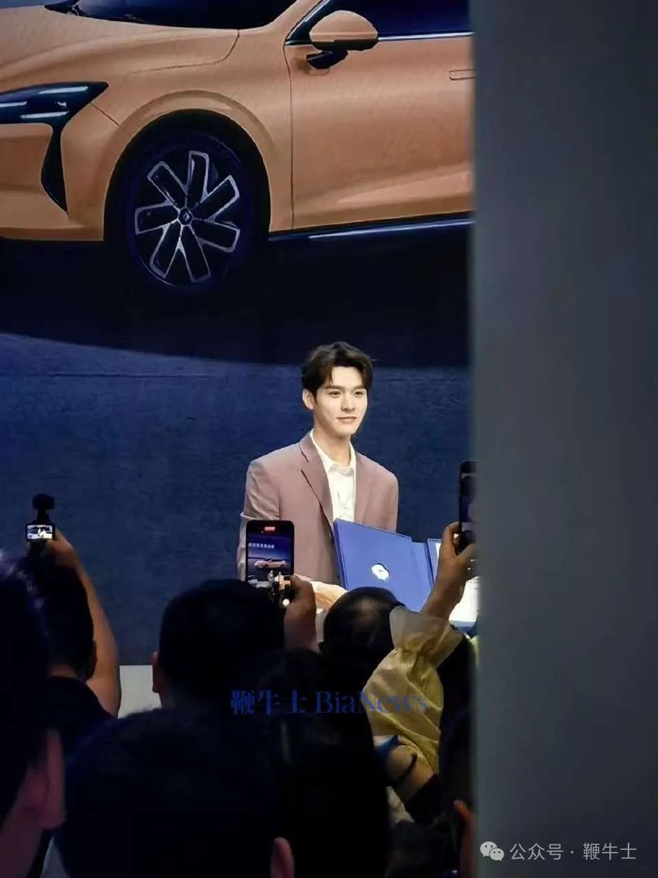 上海車展「車?！贡P點(diǎn)：小鵬機(jī)器人吸睛，比亞迪派出悟空