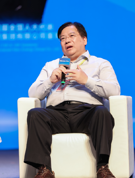 沈坤榮：在發(fā)展智能技術(shù)時(shí)，需加強(qiáng)風(fēng)險(xiǎn)管控