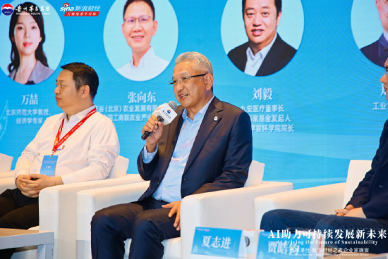 工業(yè)富聯(lián)董事長(zhǎng)鄭弘孟：希望用AI制造所有東西，“努力再活10年，你會(huì)長(zhǎng)生不老”